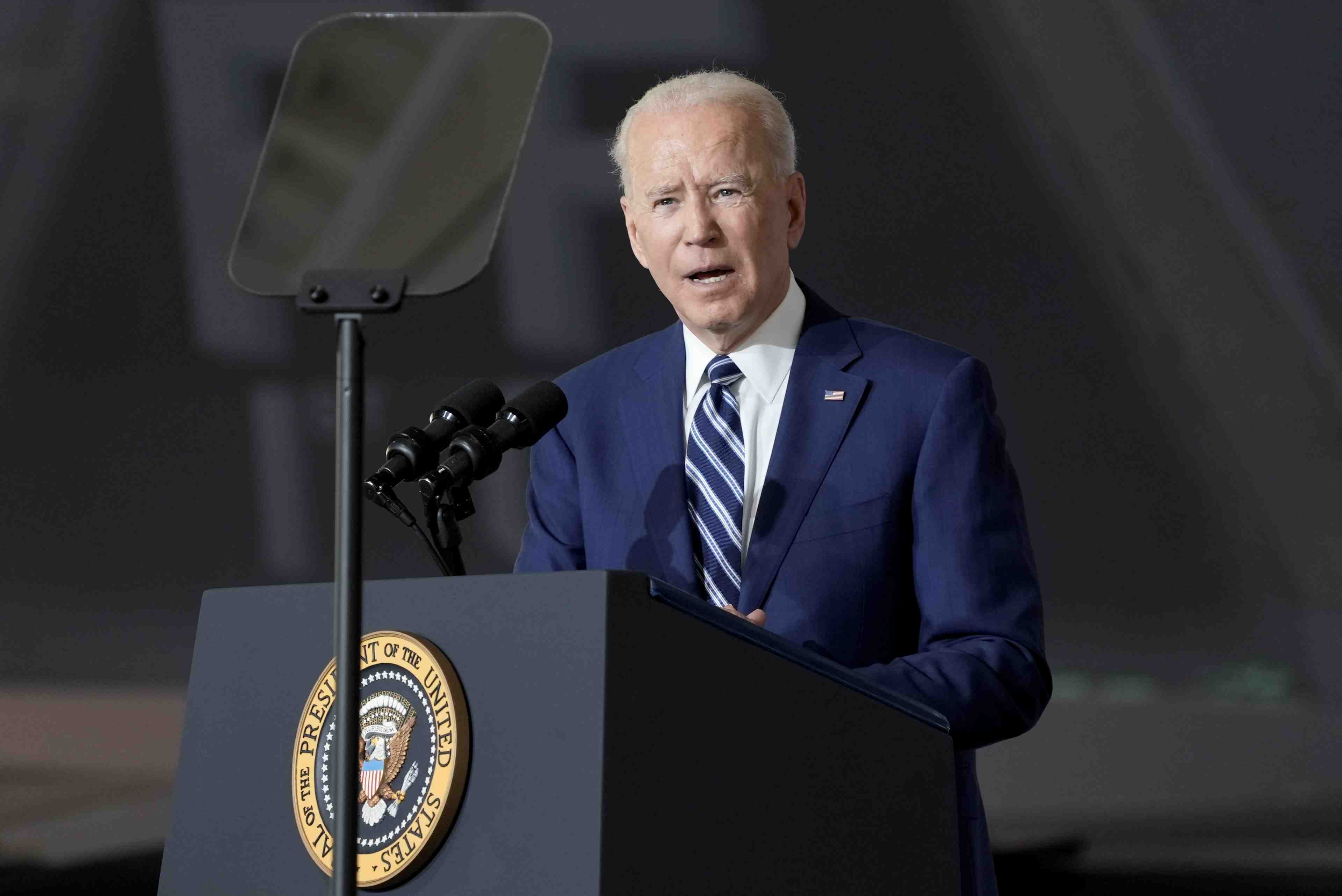 Usa: biden presente un projet de budget de 6.000 milliards de dollars