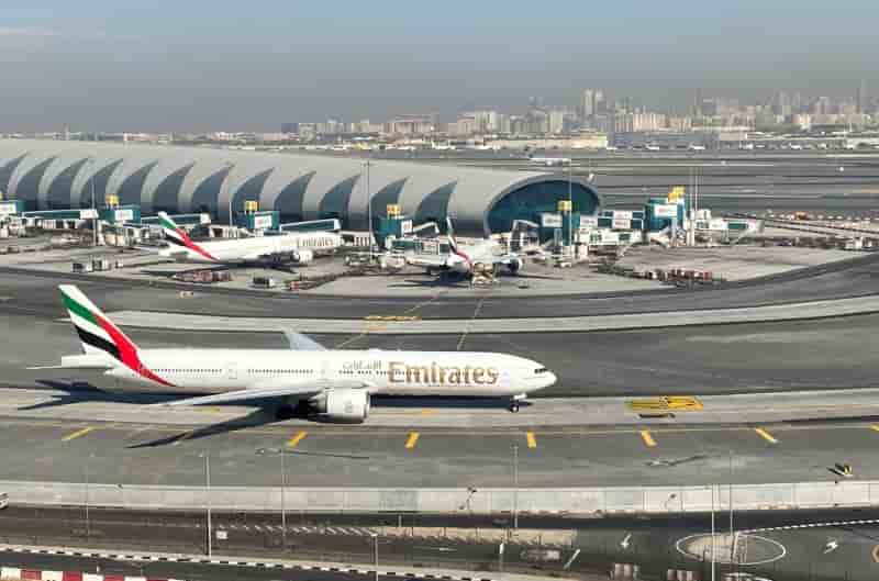 La compagnie emirates soutenue par dubai apres sa premiere perte en 33 ans
