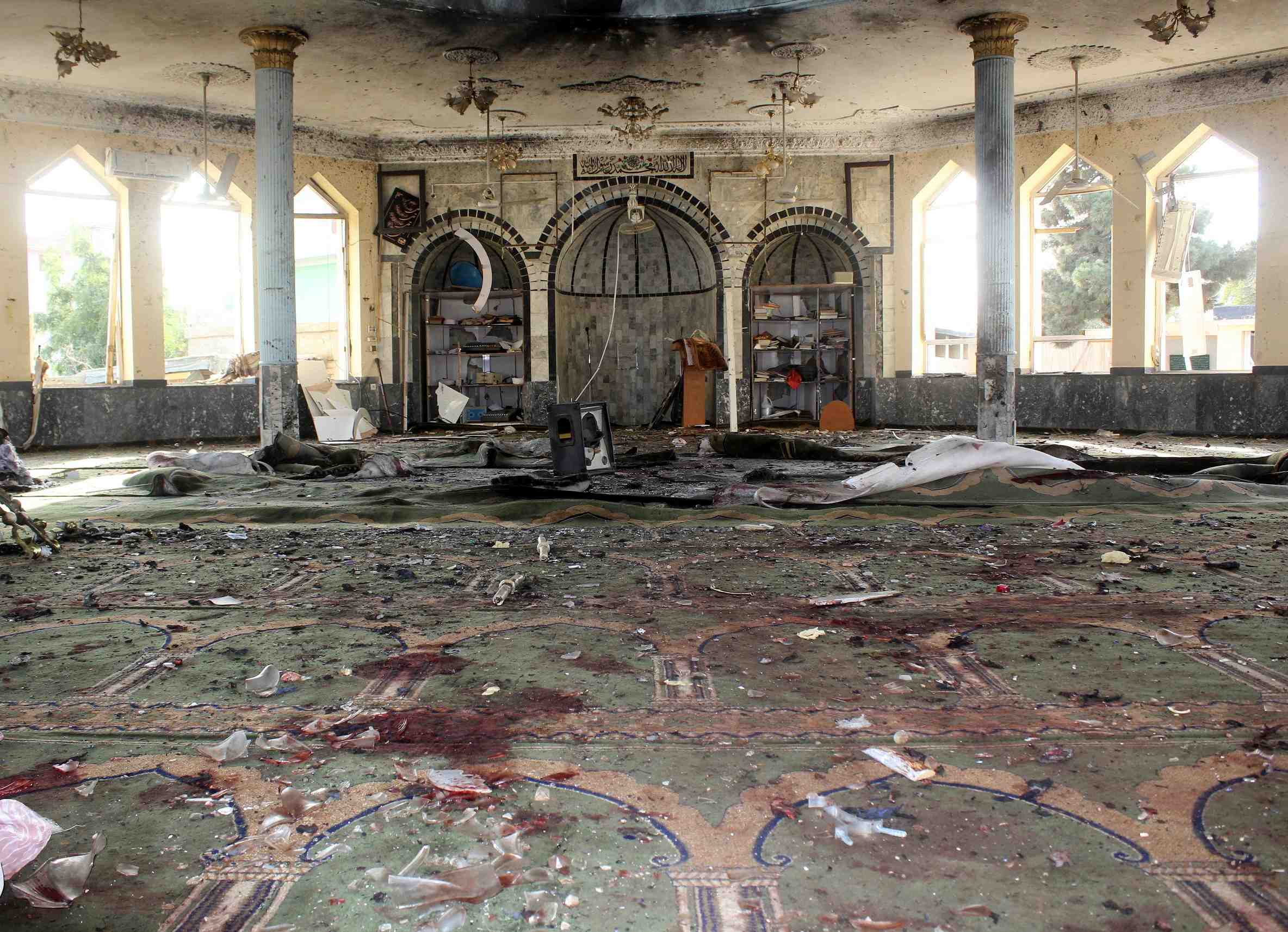Afghanistan: des dizaines de morts et blesses dans un attentat a kunduz