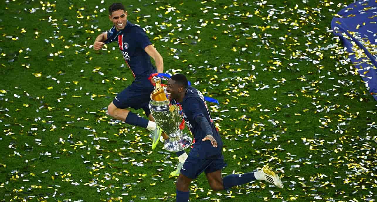 Achraf Hakimi et Ousmane Dembélé célèbrent leur victoire contre l'Inter Milan (5-0).