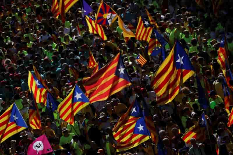 Des milliers de catalans manifestent pour le referendum