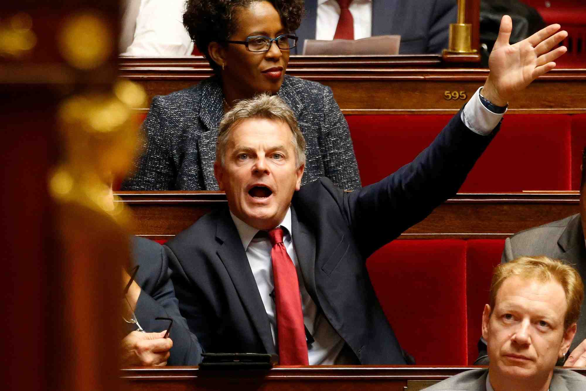 Roussel (pcf) tend la main a la france insoumise