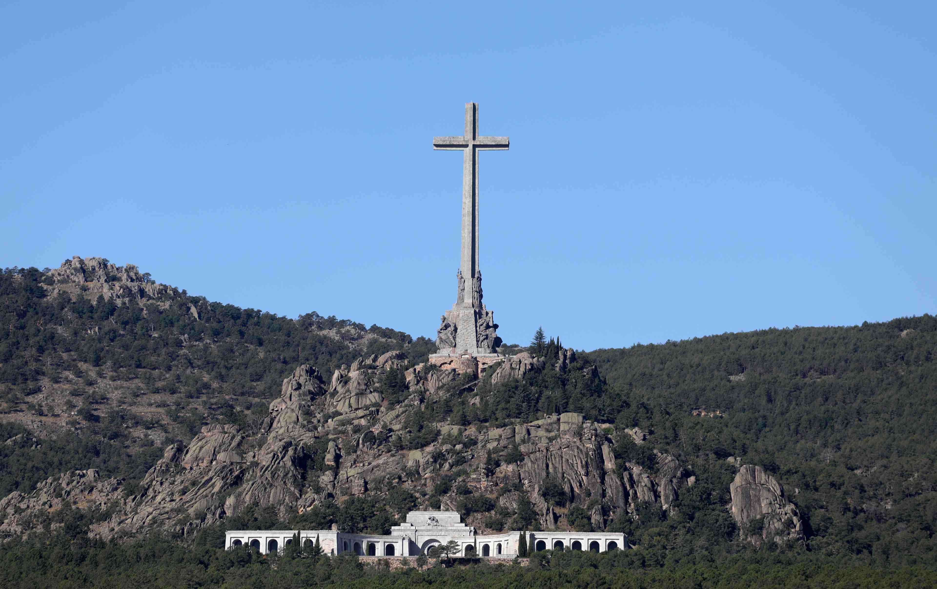 La justice espagnole autorise l'exhumation des restes de franco