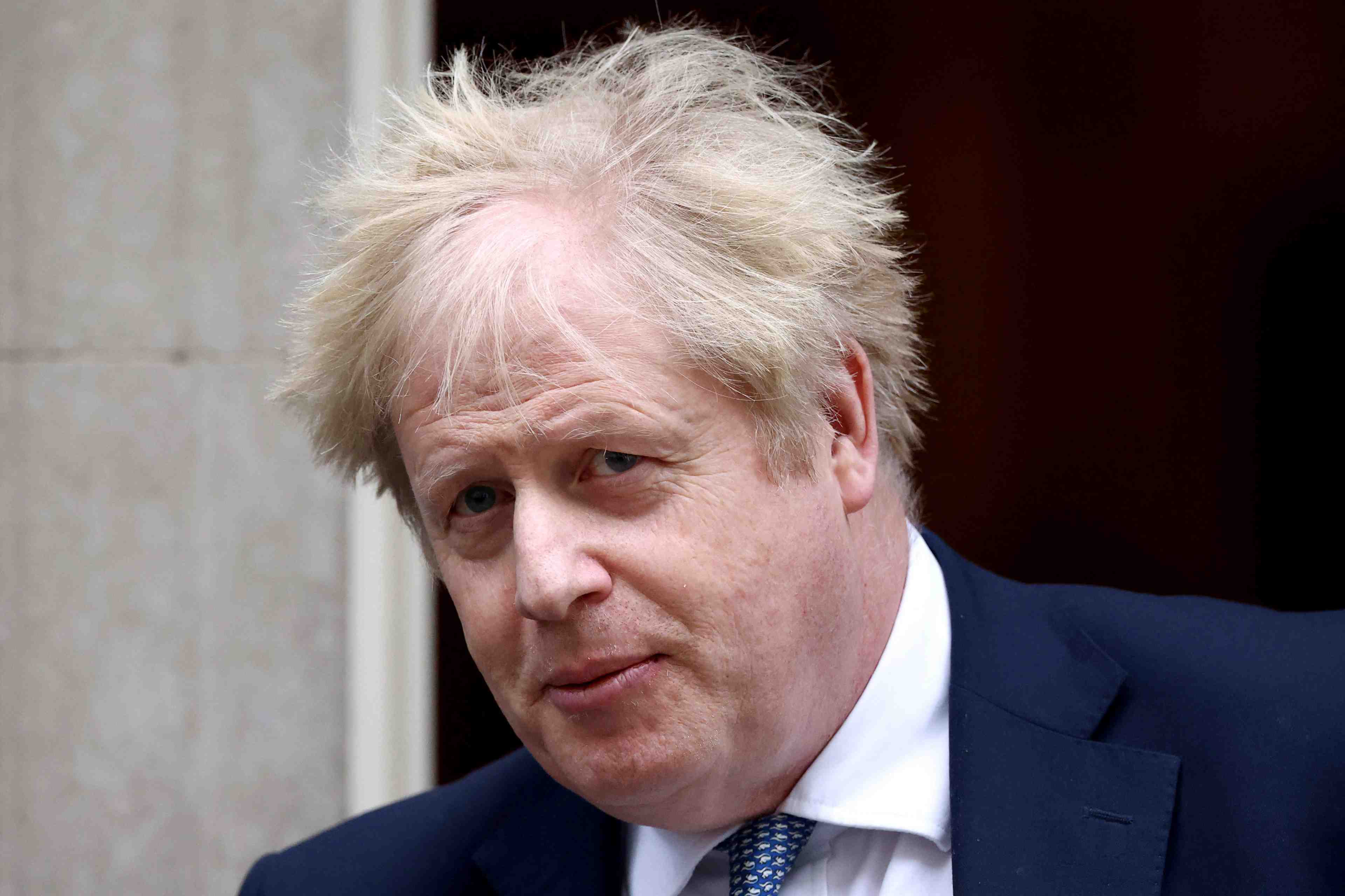 Attaquer l'ukraine serait une erreur tragique, dit johnson a poutine