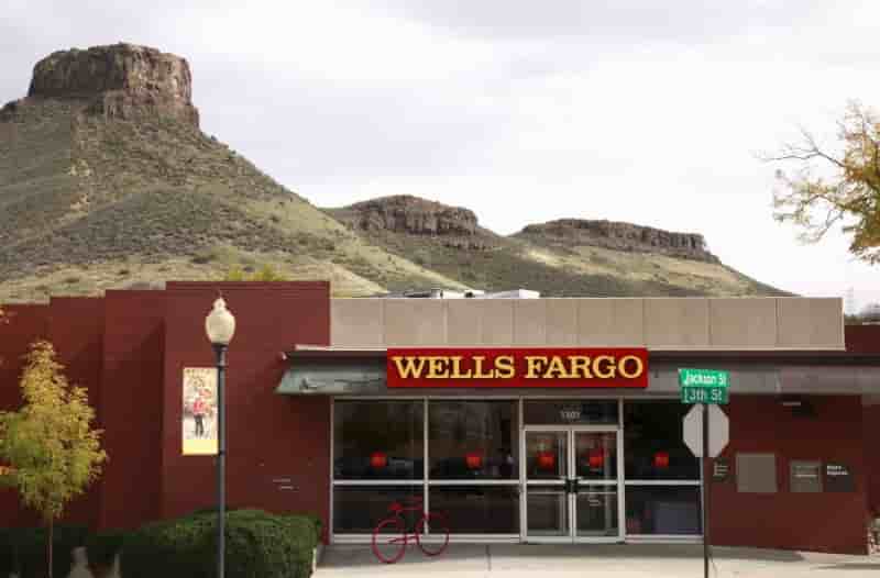 Wells fargo annonce une baisse de 12 pourcent de son benefice au au deuxieme trimestre