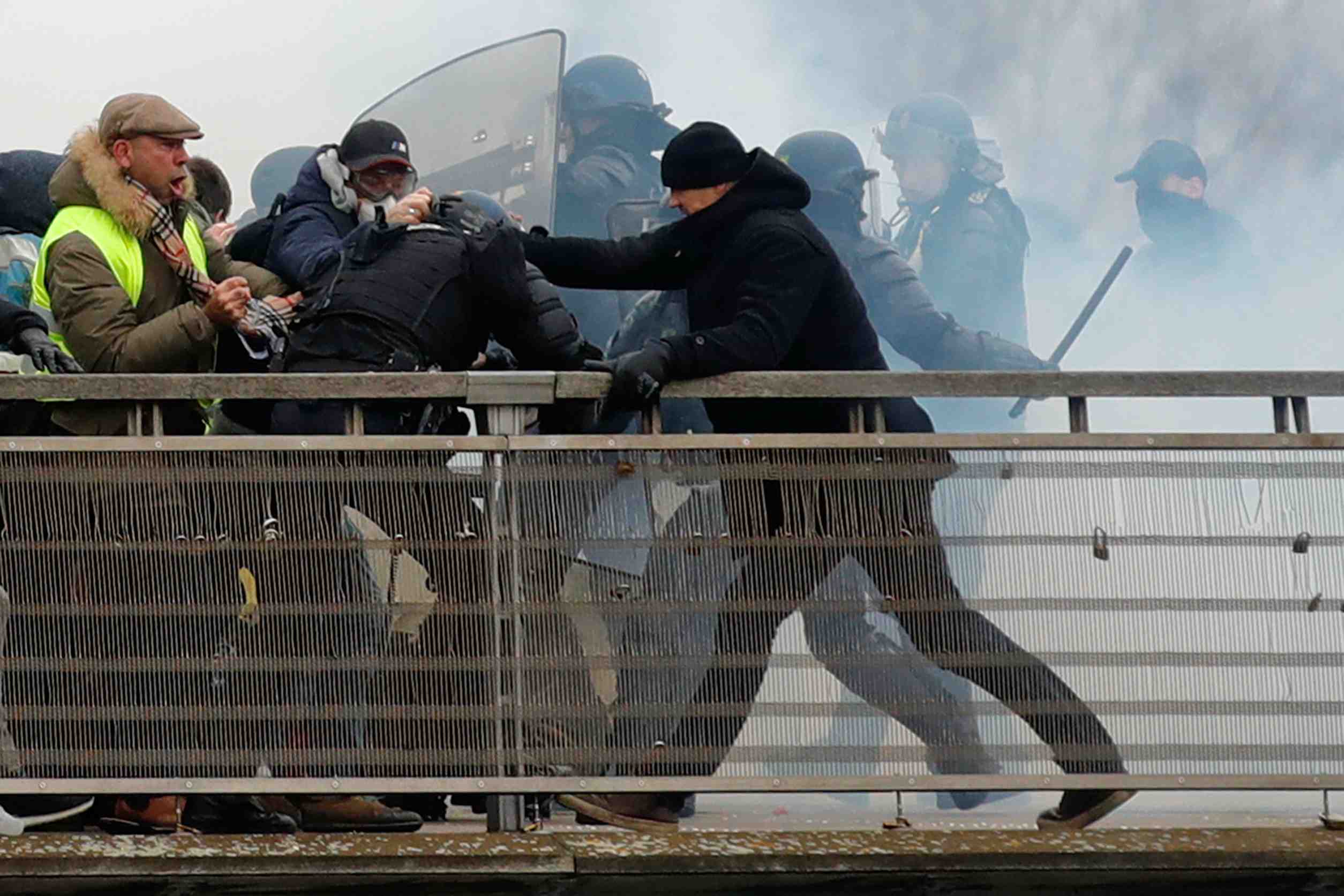 La cagnotte de soutien au boxeur de gendarmes fait debat