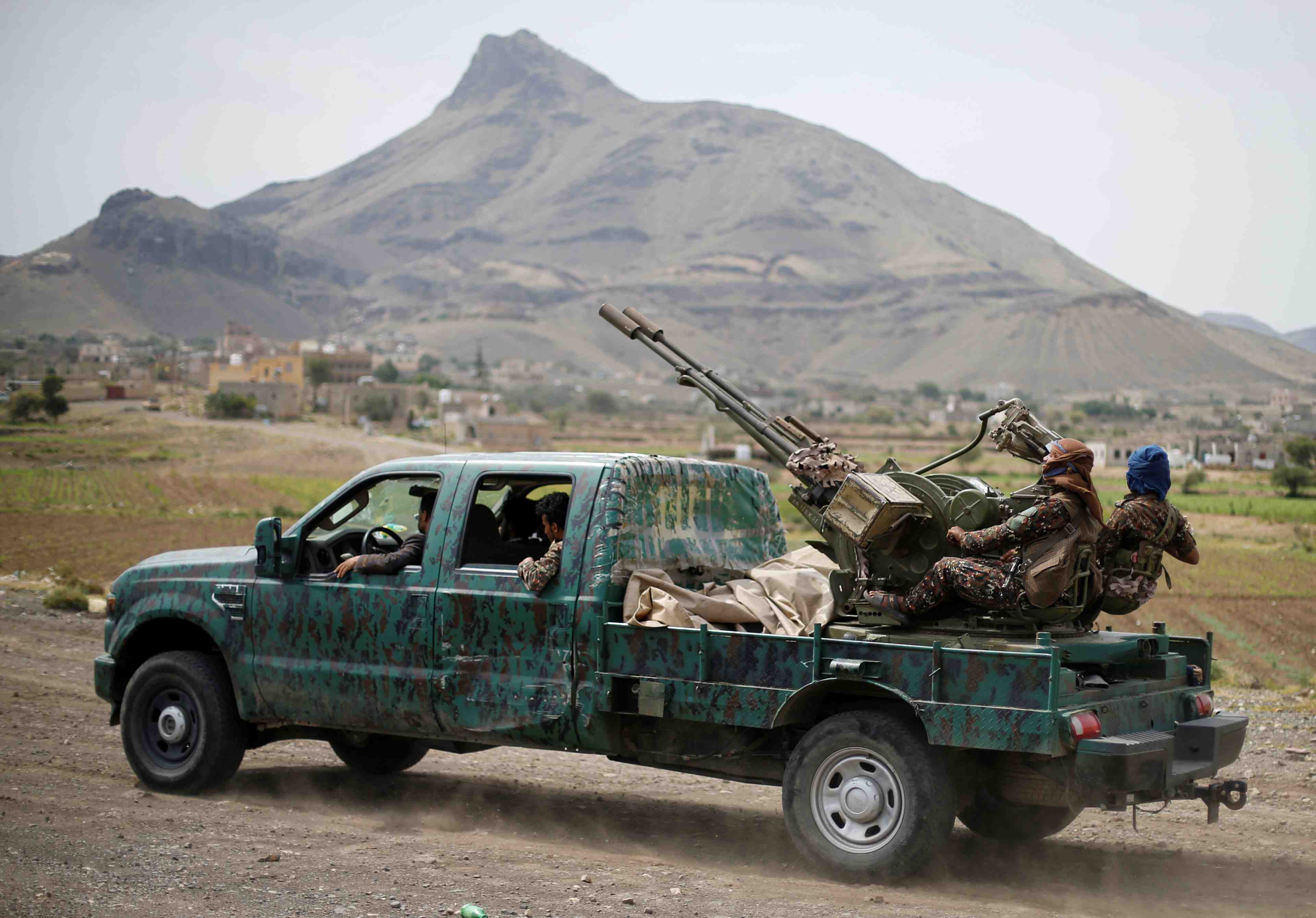 Yemen: la coalition dit avoir intercepte des roquettes tirees par les houthis