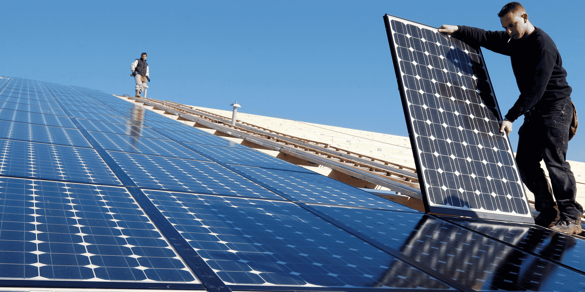 Selon l'AIE, le monde dépensera, en 2024, 2.000 milliards de dollars pour s'équiper dans les énergies propres, soit deux fois plus que le montant pour les énergies fossiles.