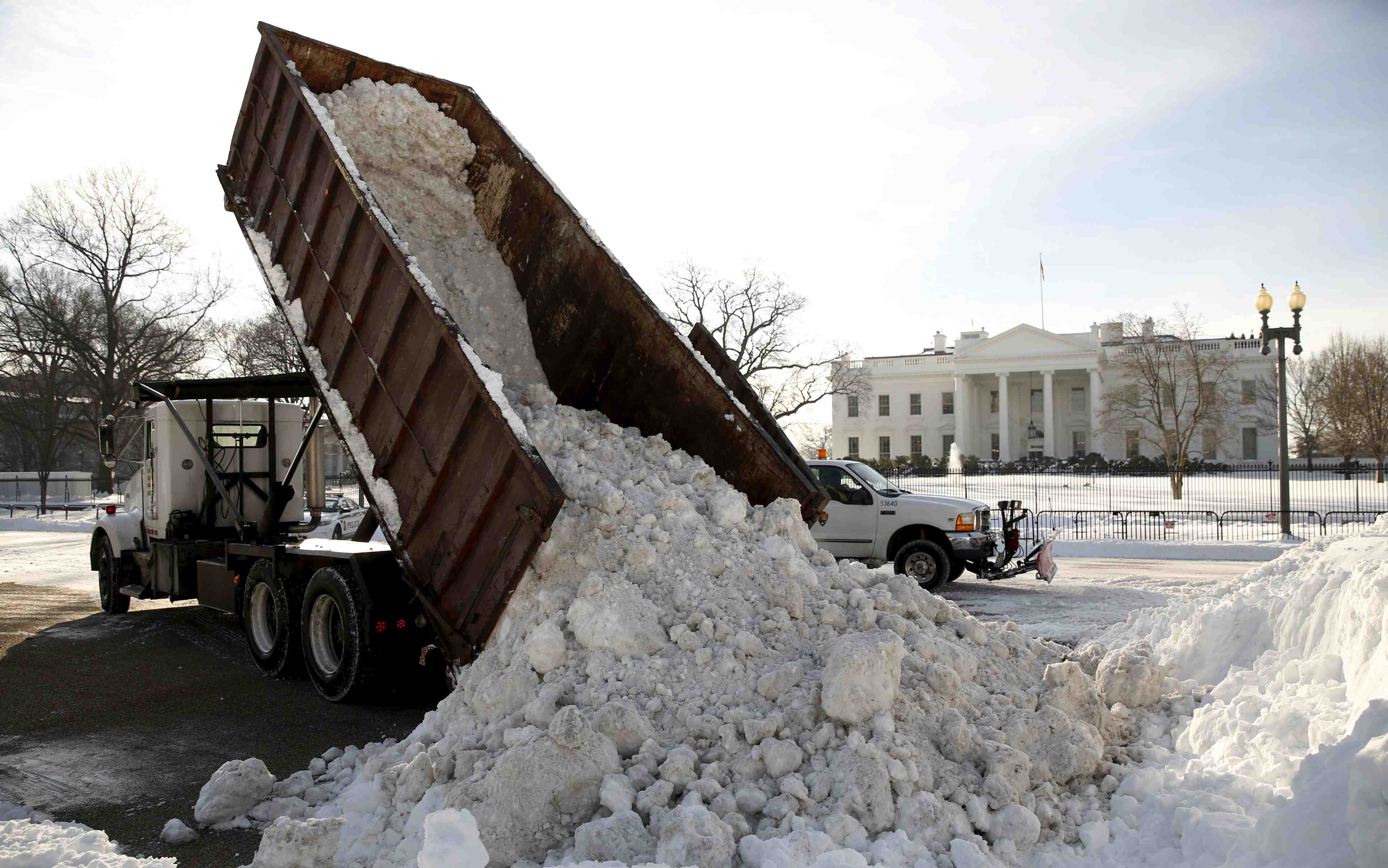 Lent retour a la normale apres le blizzard sur la cote est des etats-unis