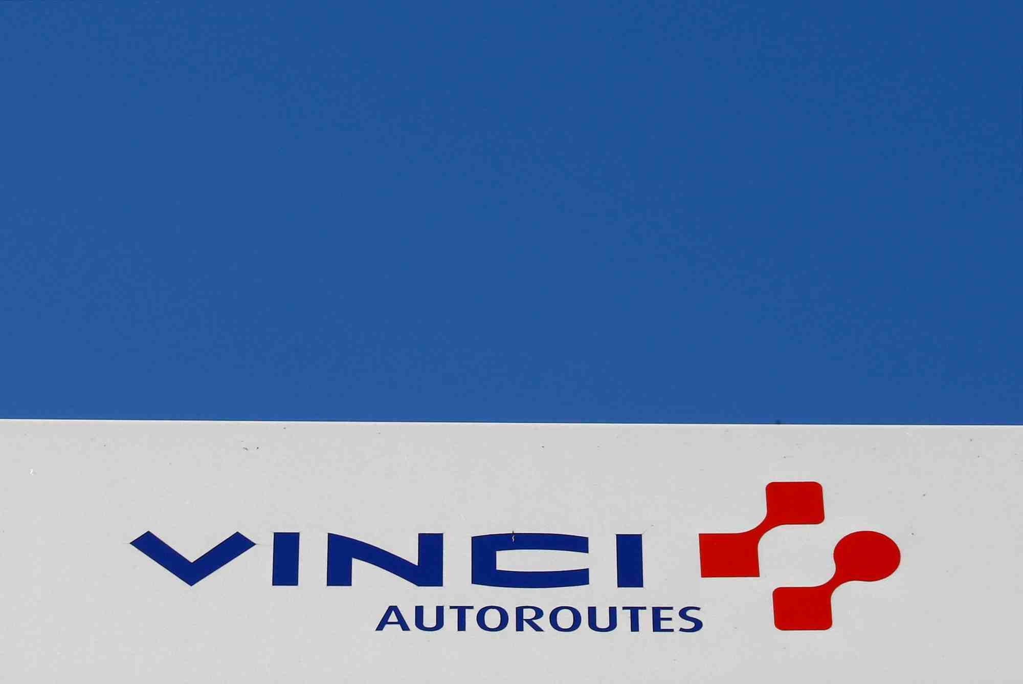Un logo vinci sur une autoroute