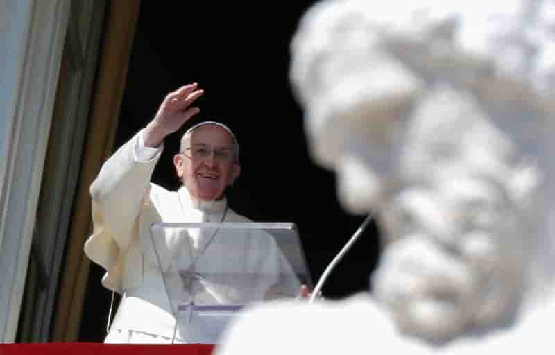 Un an après son élection, le pape François remodèle le Vatican
