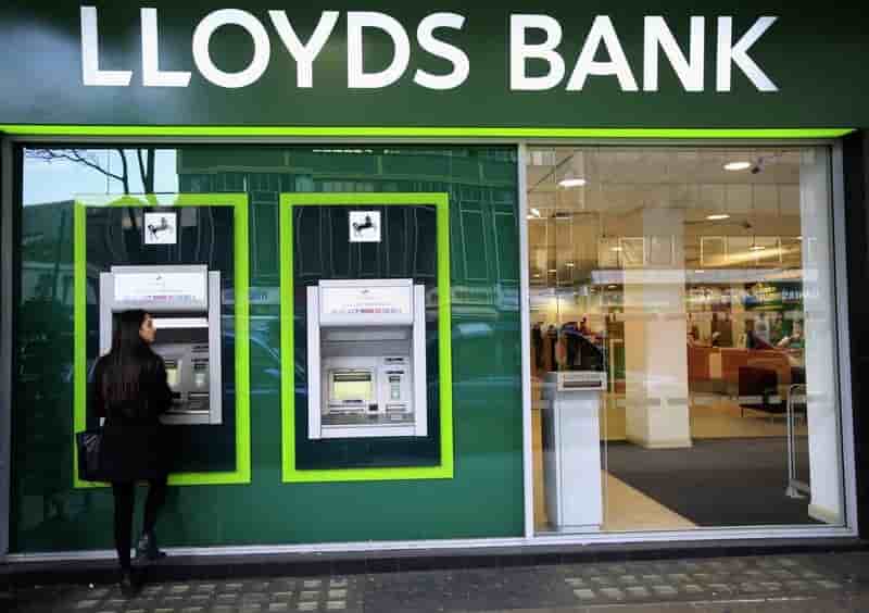 Lloyds transfert un millier d'employes a tata consultancy services