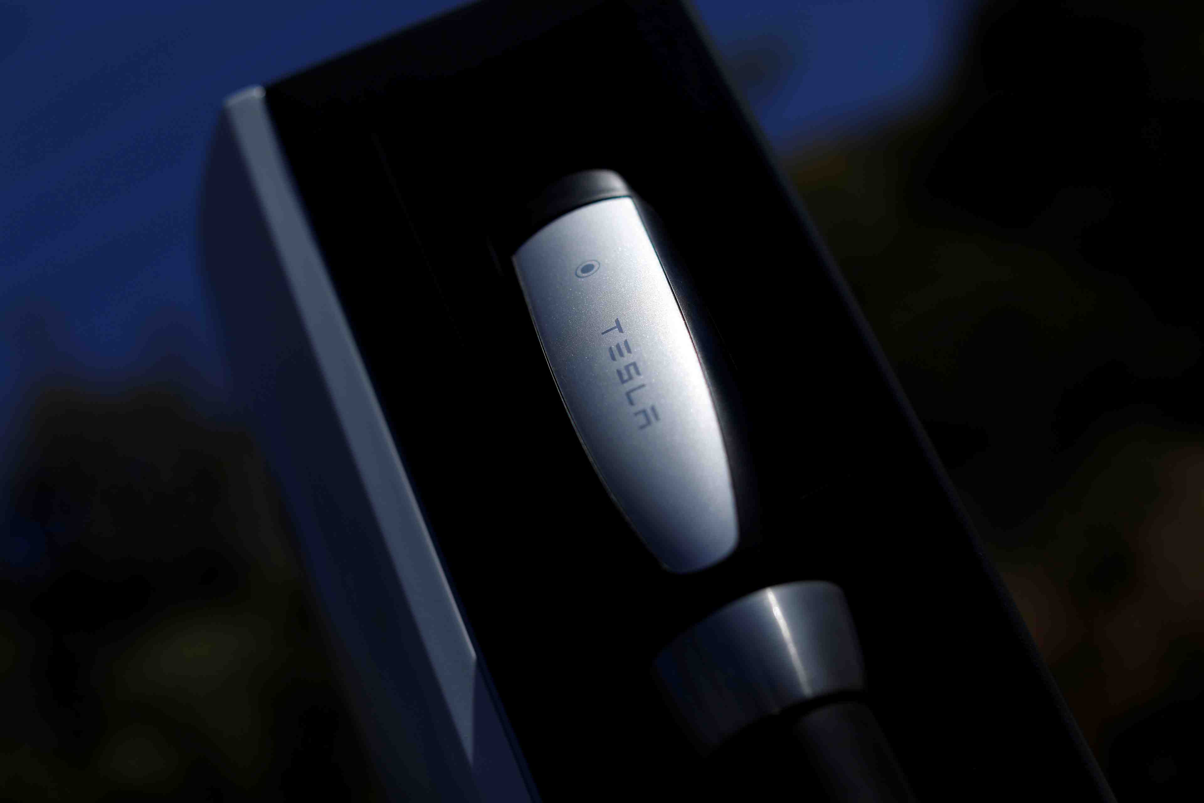 Tesla a suivre a wall street