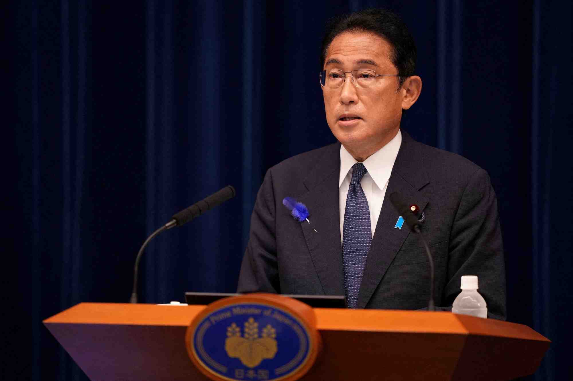 Japon: remaniement prevu mercredi face a la controverse liee a la secte moon