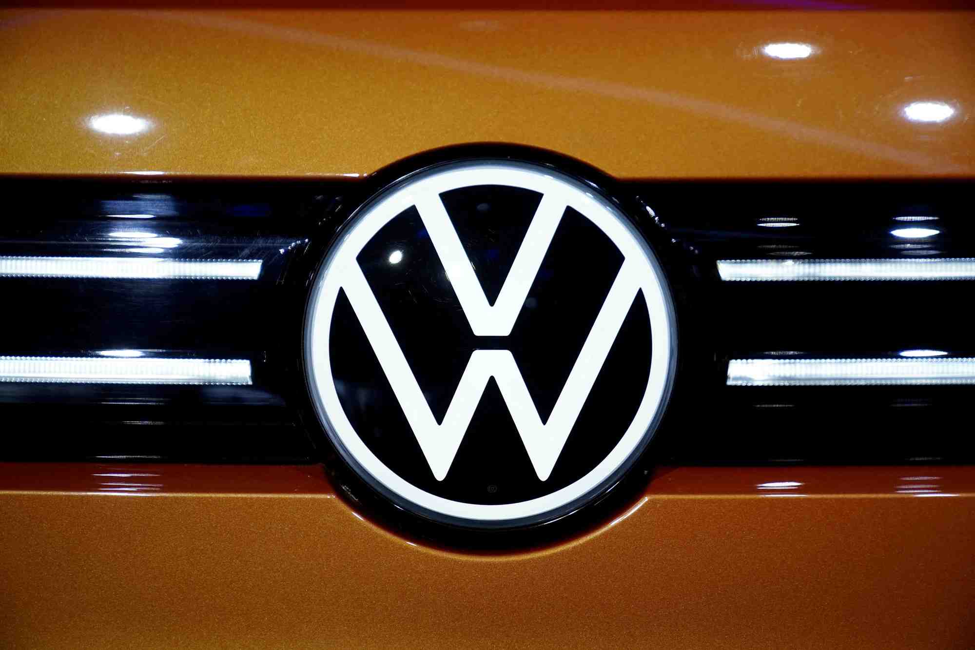 Photo d'archives du logo de volkswagen a shanghai, en chine