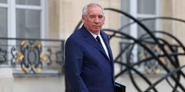 François Bayrou craint un risque de « surendettement » de la France.