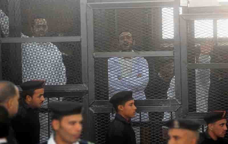 Peine de prison pour trois militants pro-démocratie en Egypte