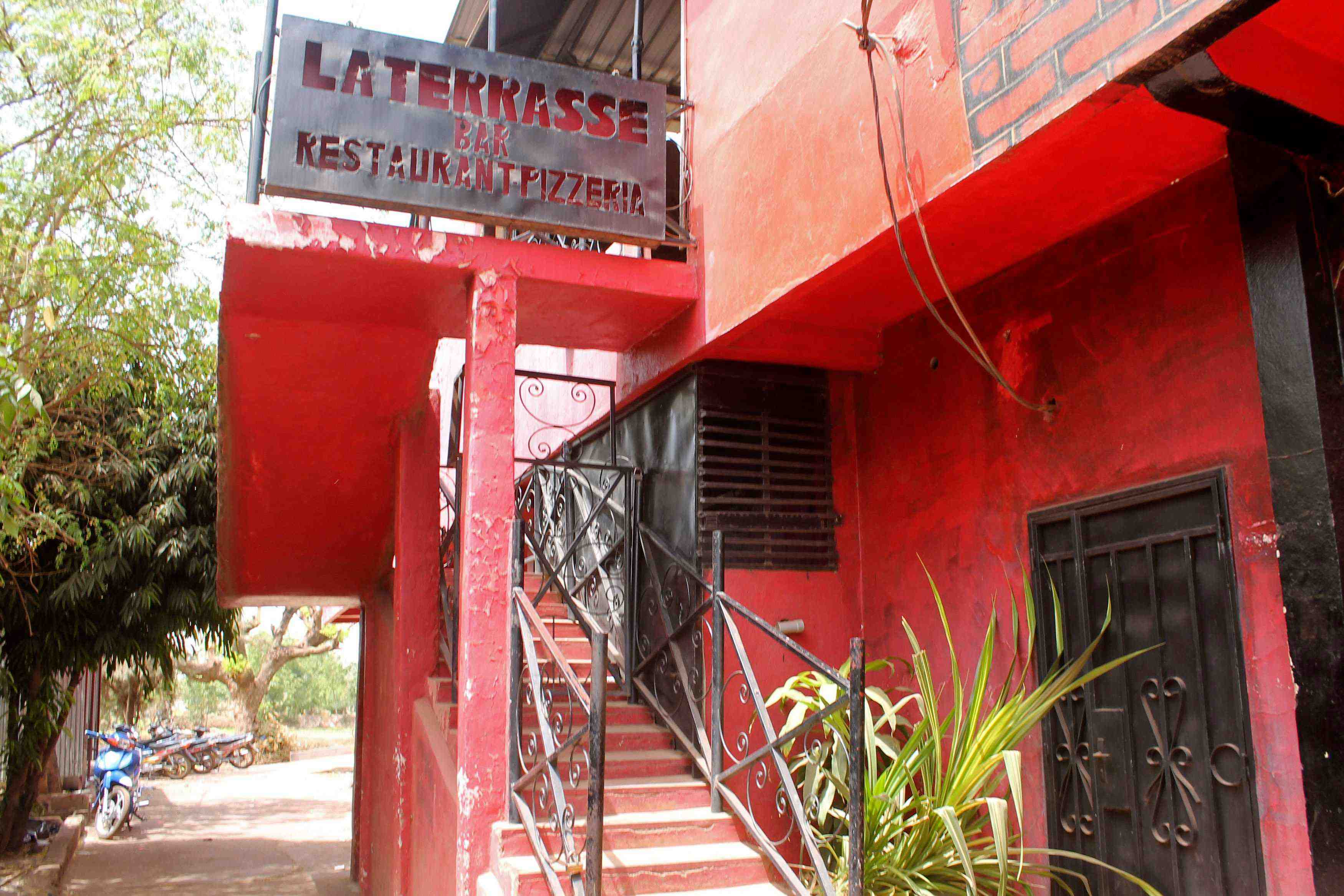 La police tue un homme qui aurait ete lie a l'attaque de bamako