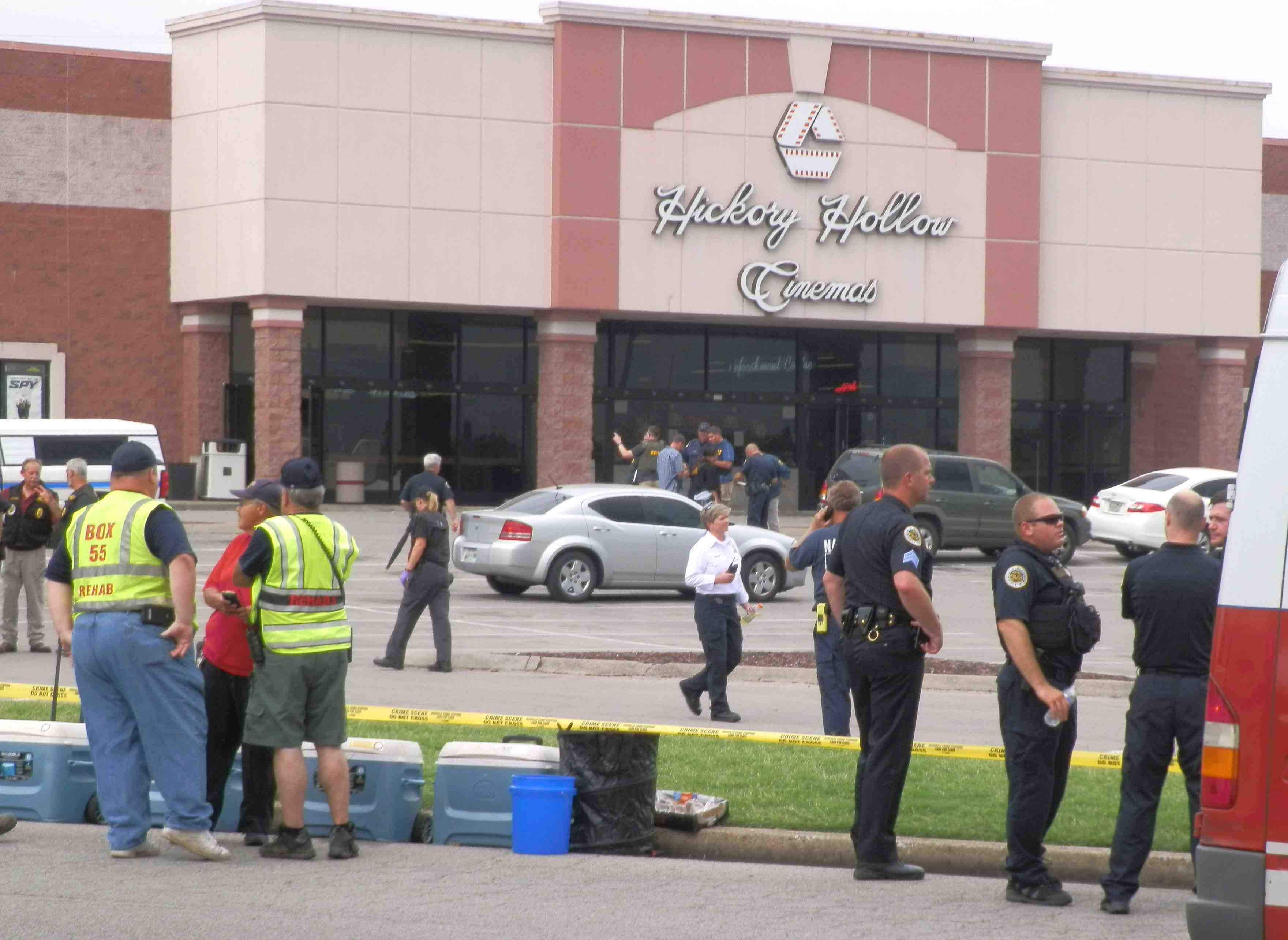 Un homme arme d'une hache tue par la police dans un cinema a nashville