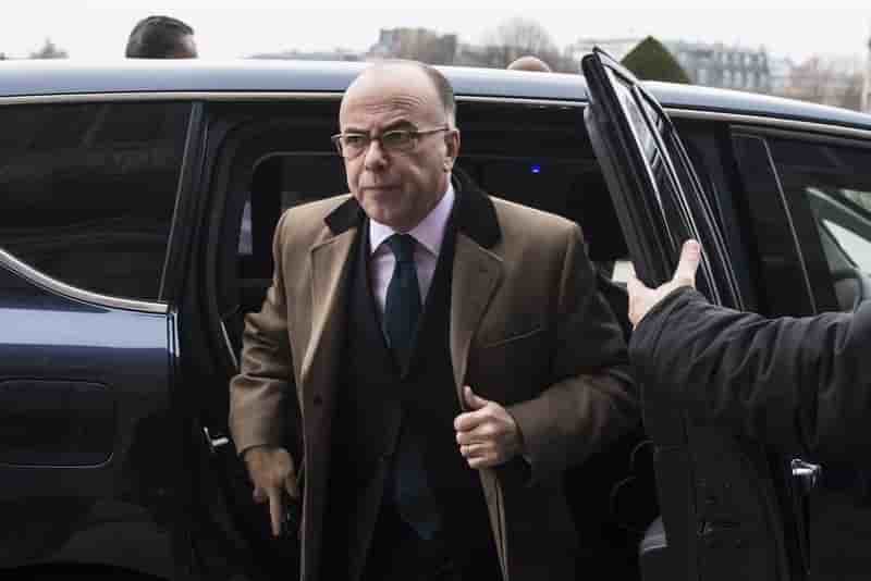 Cazeneuve propose des mesures pour la diversite dans la fonction publique