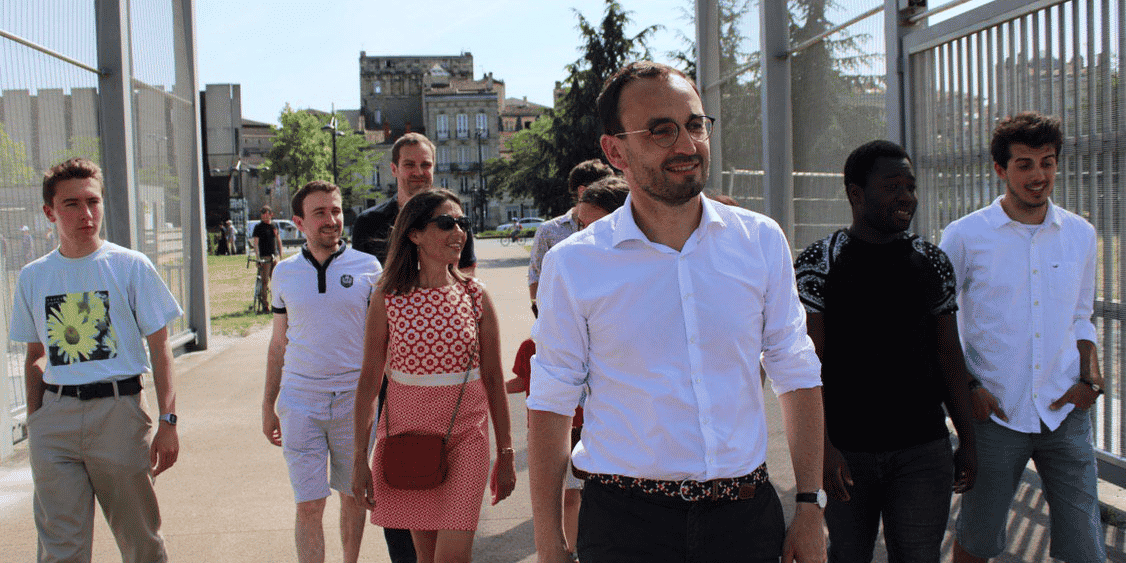 Thomas Cazenave (au premier plan) est officiellement investi par La République en marche