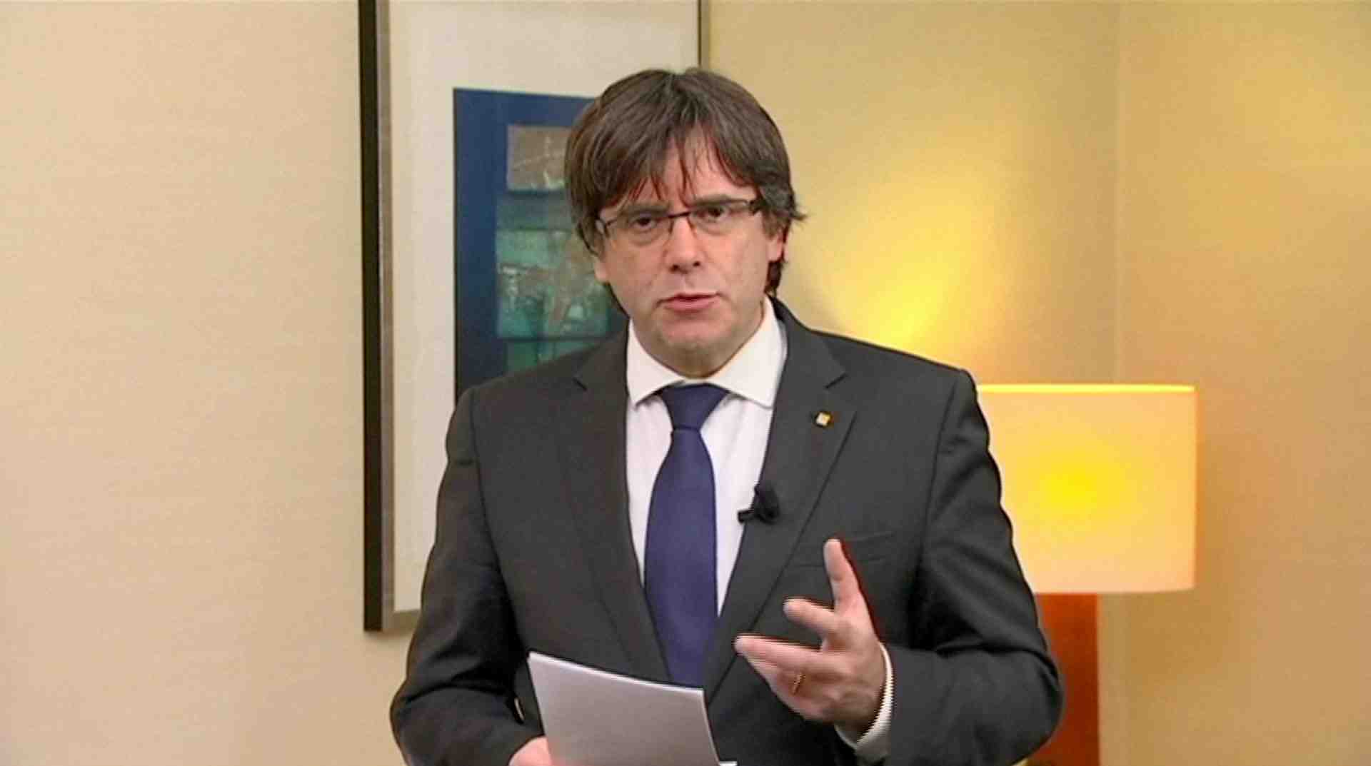 Mandat d'arret attendu contre puigdemont dans la journee