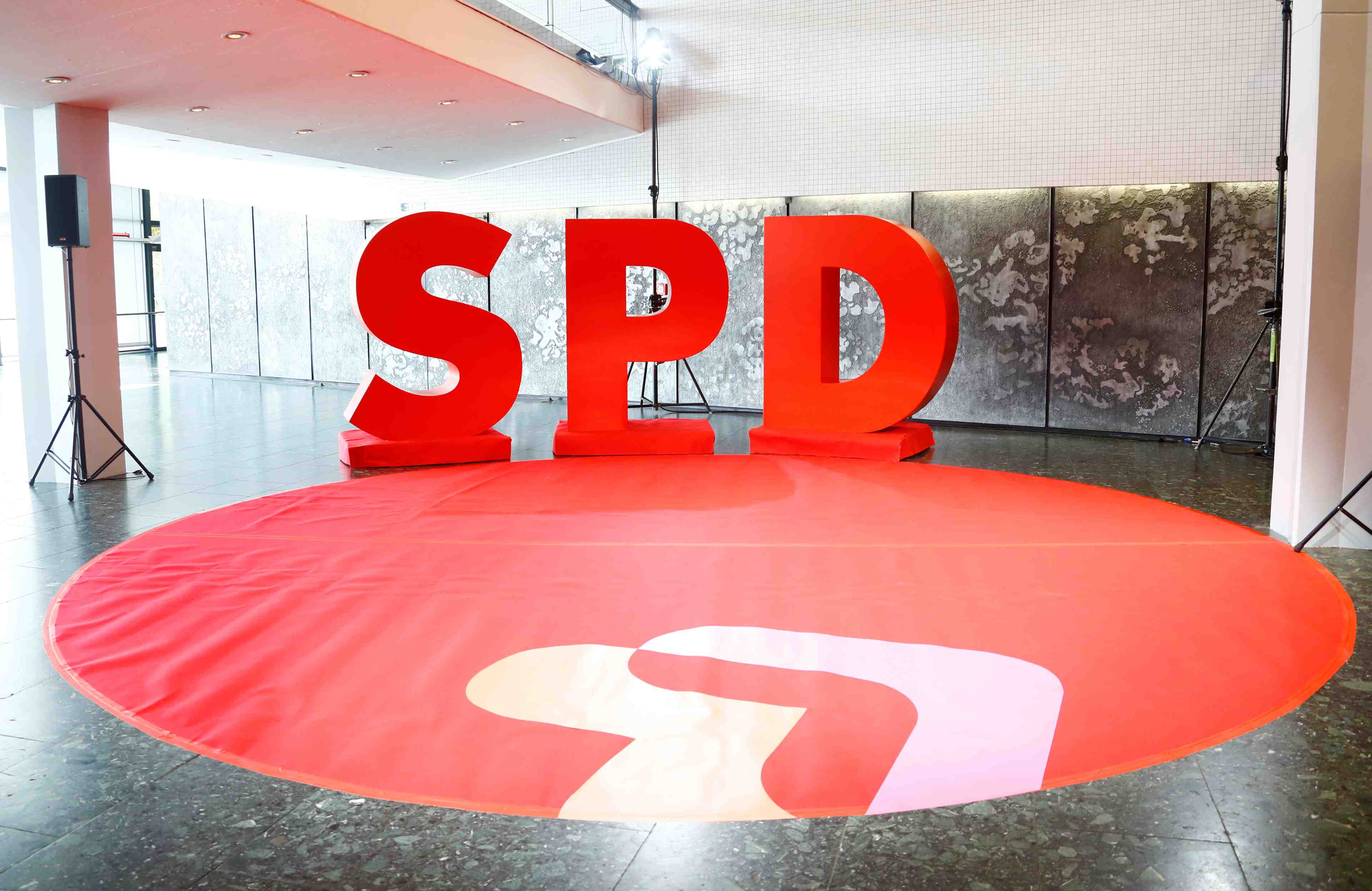 La nouvelle direction du spd ne devrait pas proposer une rupture avec merkel