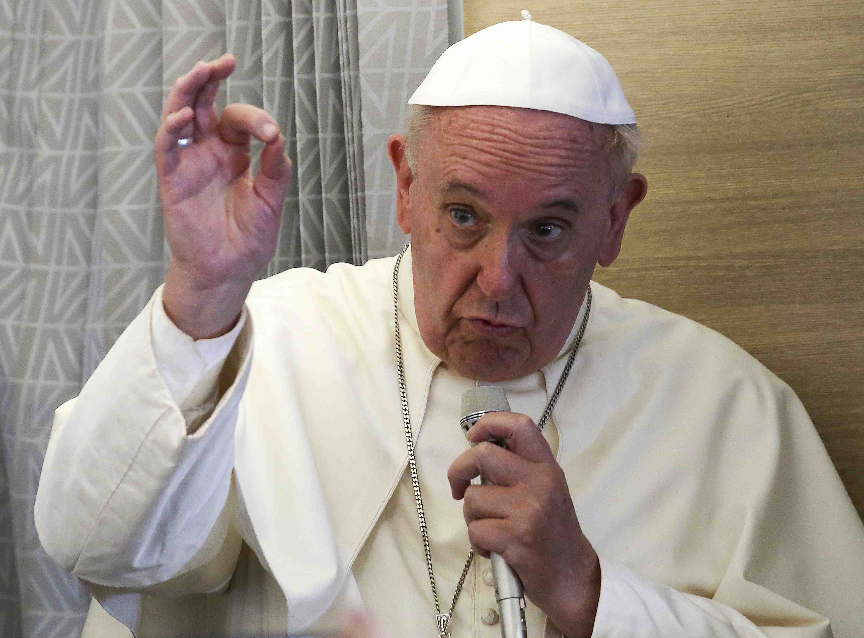 Sans accord a la cop21, le monde au bord du suicide, dit le pape