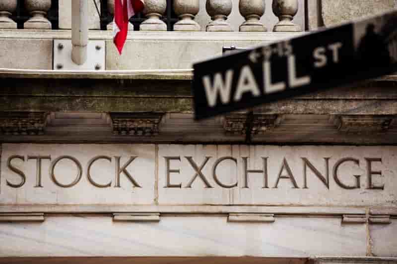 La bourse de new york termine en hausse