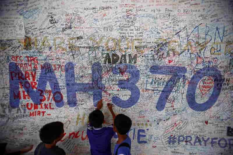 Les recherches du Boeing malaisien disparu déplacées vers le Sud