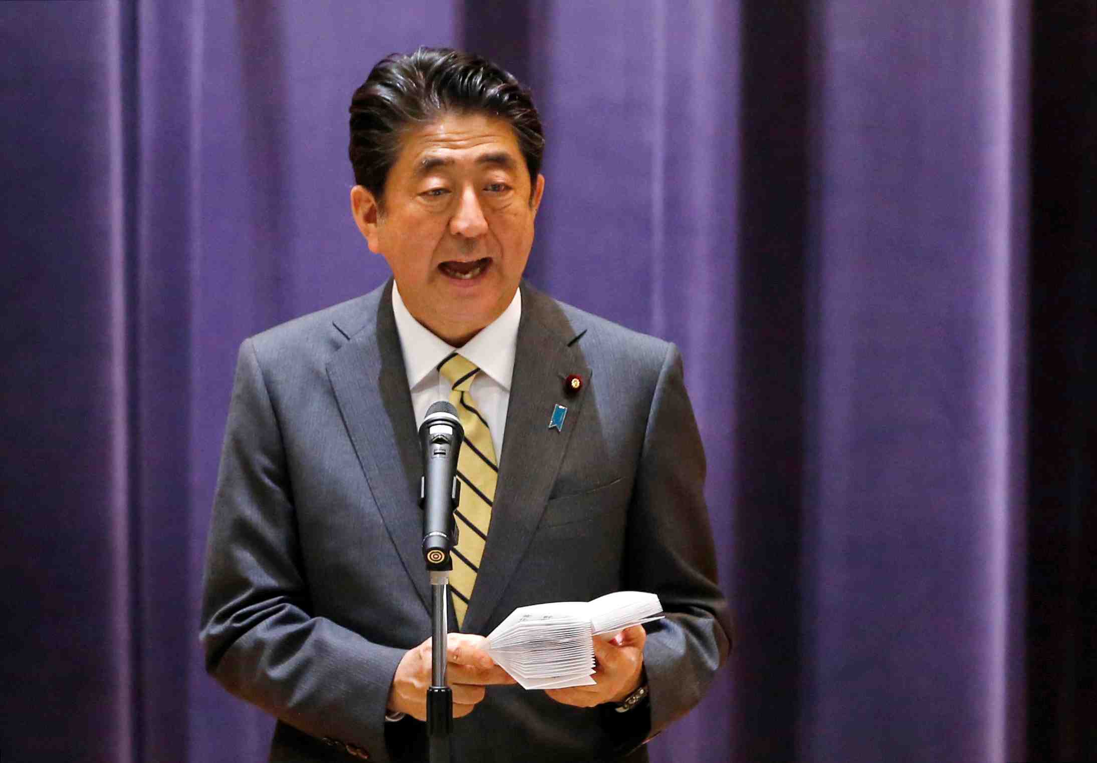 Japon: shinzo abe relevera la tva "par tous les moyens"