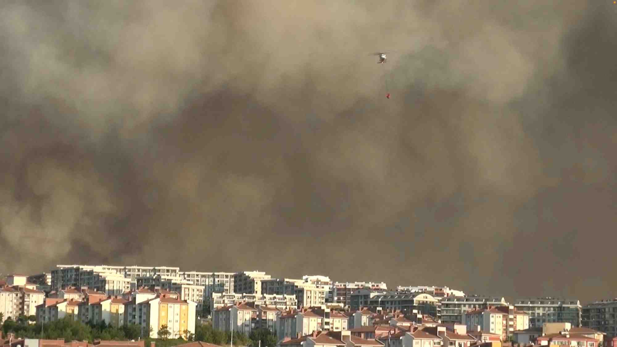 Un incendie brule a canakkale