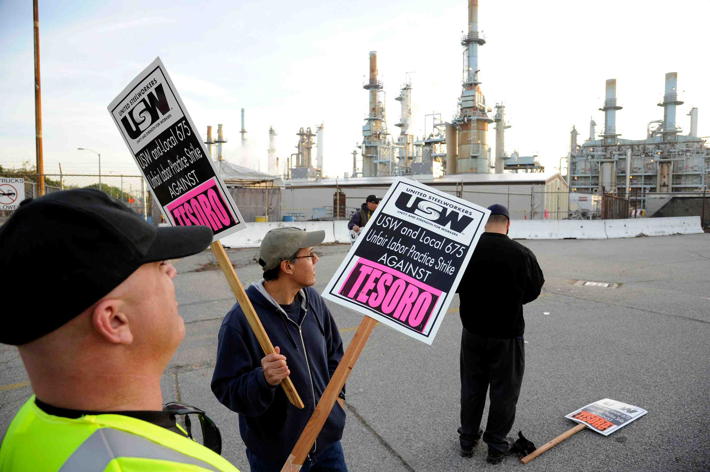 Greve dans une dizaine de raffineries americaines
