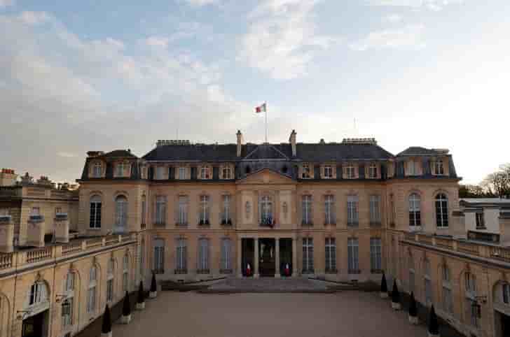 L'annonce de la composition du gouvernement repoussee a mercredi 15 heures