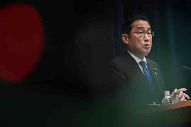 Fumio kishida lors d'une conference de presse a tokyo