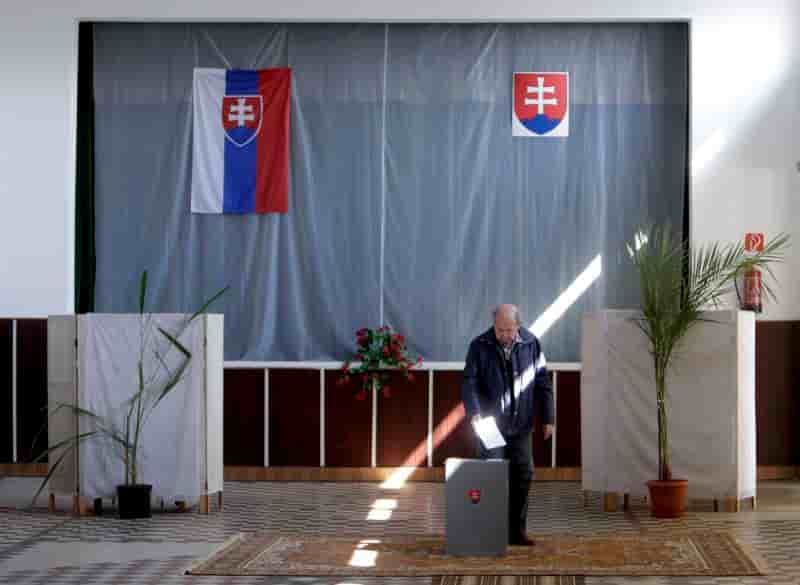 Les électeurs slovaques votent en nombre pour la présidentielle