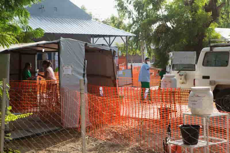 Mesures renforcées au Mali contre Ebola, espoir au Liberia