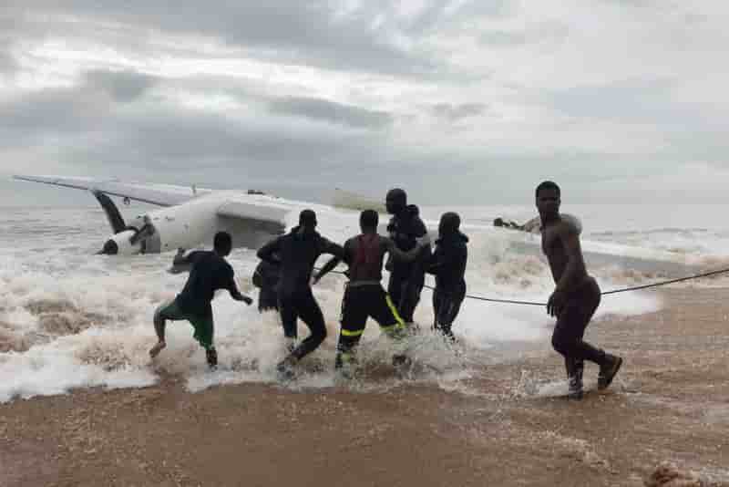 Accident d'un avion au large d'abidjan, 4 morts