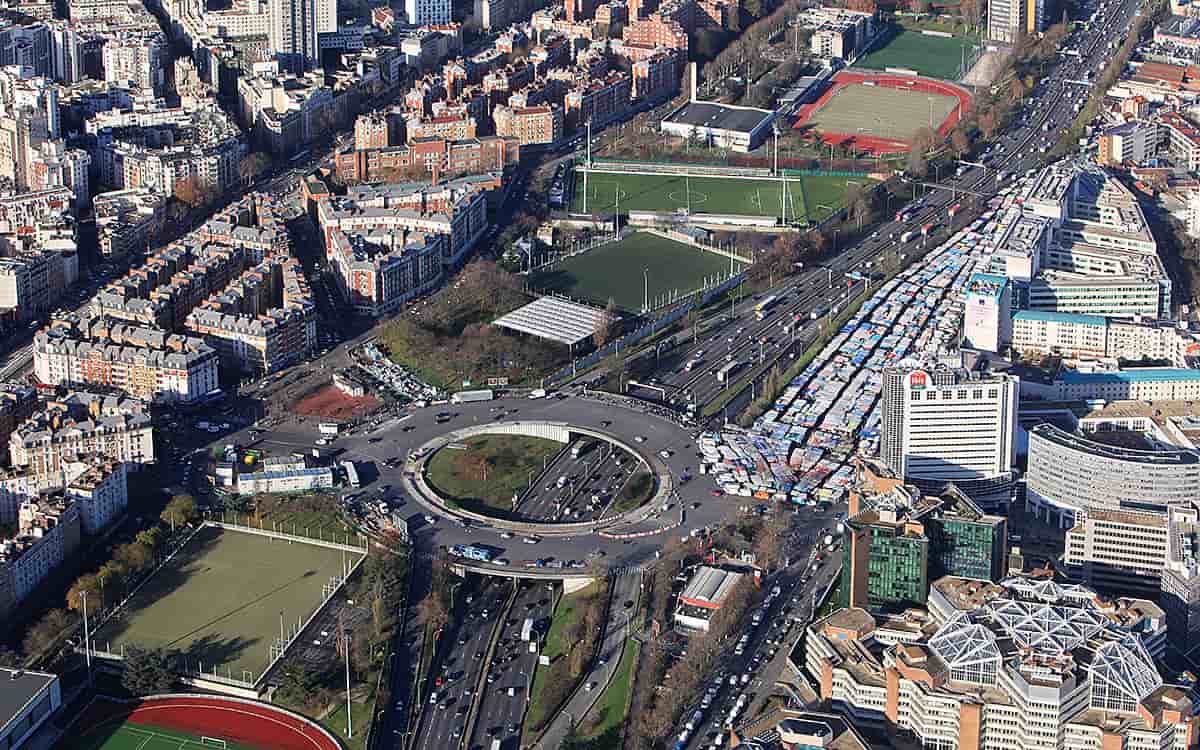 « Cette transformation permettra d'apaiser ce secteur majeur de l'est parisien en augmentant massivement la place de la nature. Près de 8.300 m² seront végétalisés, dont 5.400 m² en pleine terre, et plus de 400 arbres seront plantés afin de consolider la ceinture verte de Paris. » se félicite la Ville de Paris.