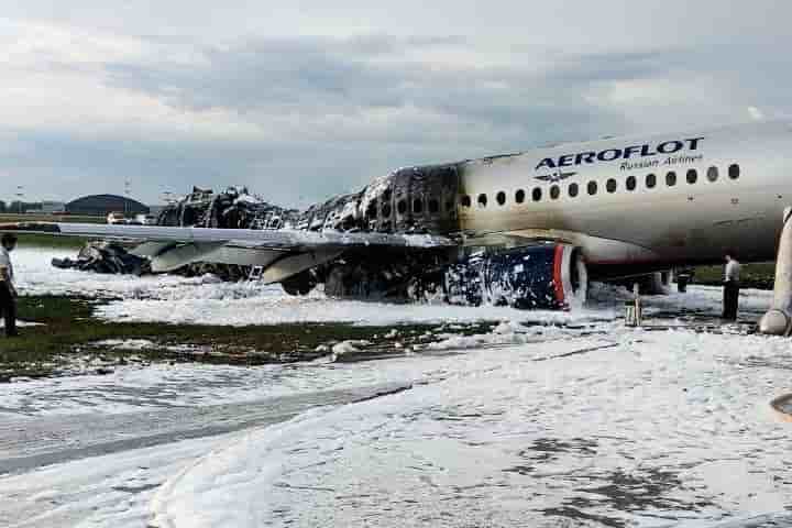 Moscou n'envisage pas de clouer au sol les soukhoi superjet-100