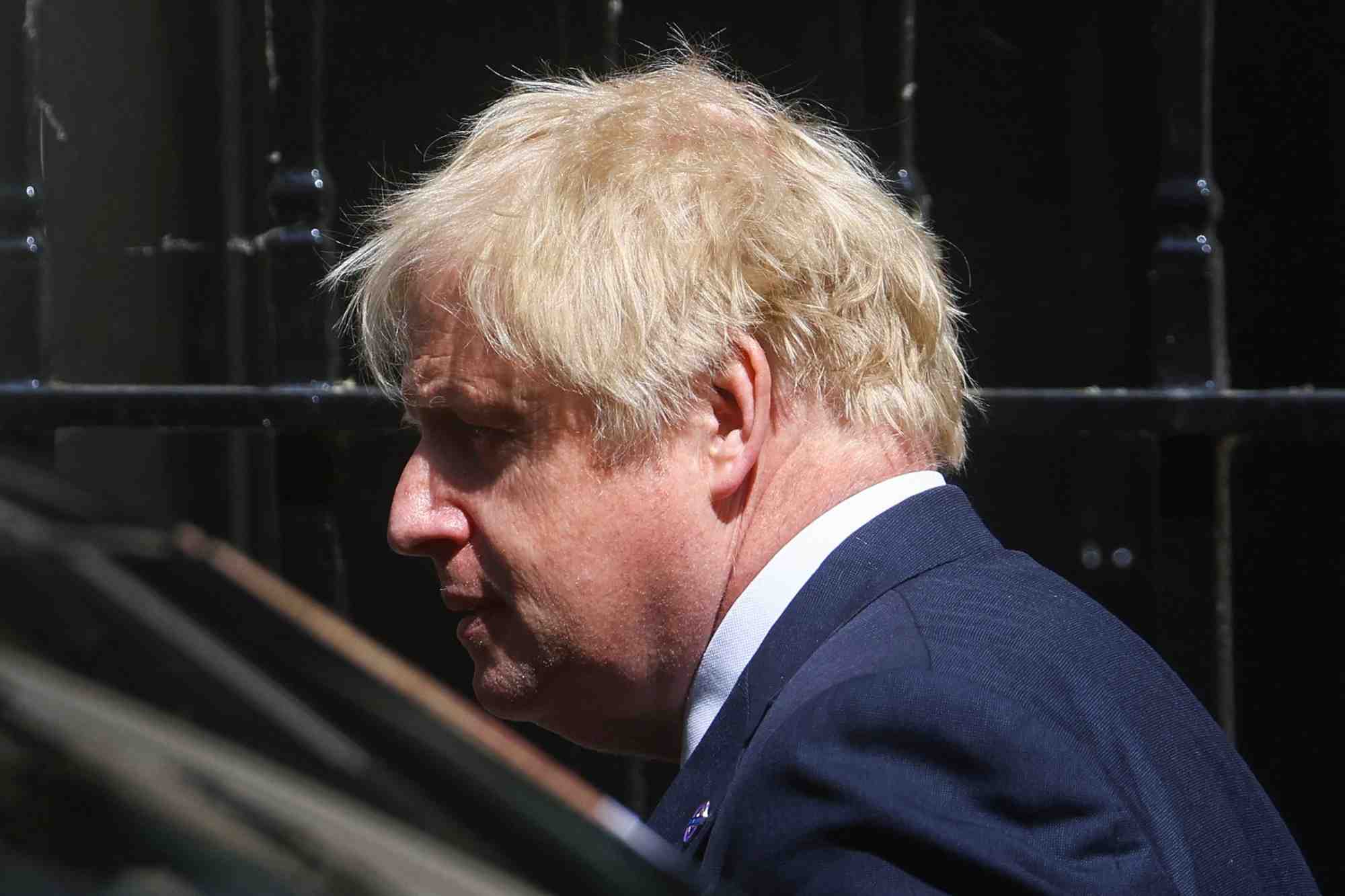 La police britannique met fin a l'enquete sur les fetes a downing street, 126 amendes