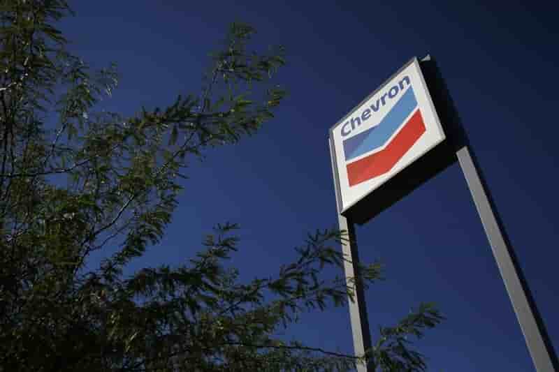 Bénéfice de Chevron en baisse de 27% avec la production
