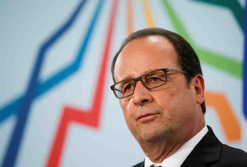 Francois hollande a l'inauguration de la cite de l'objet connecte a angers