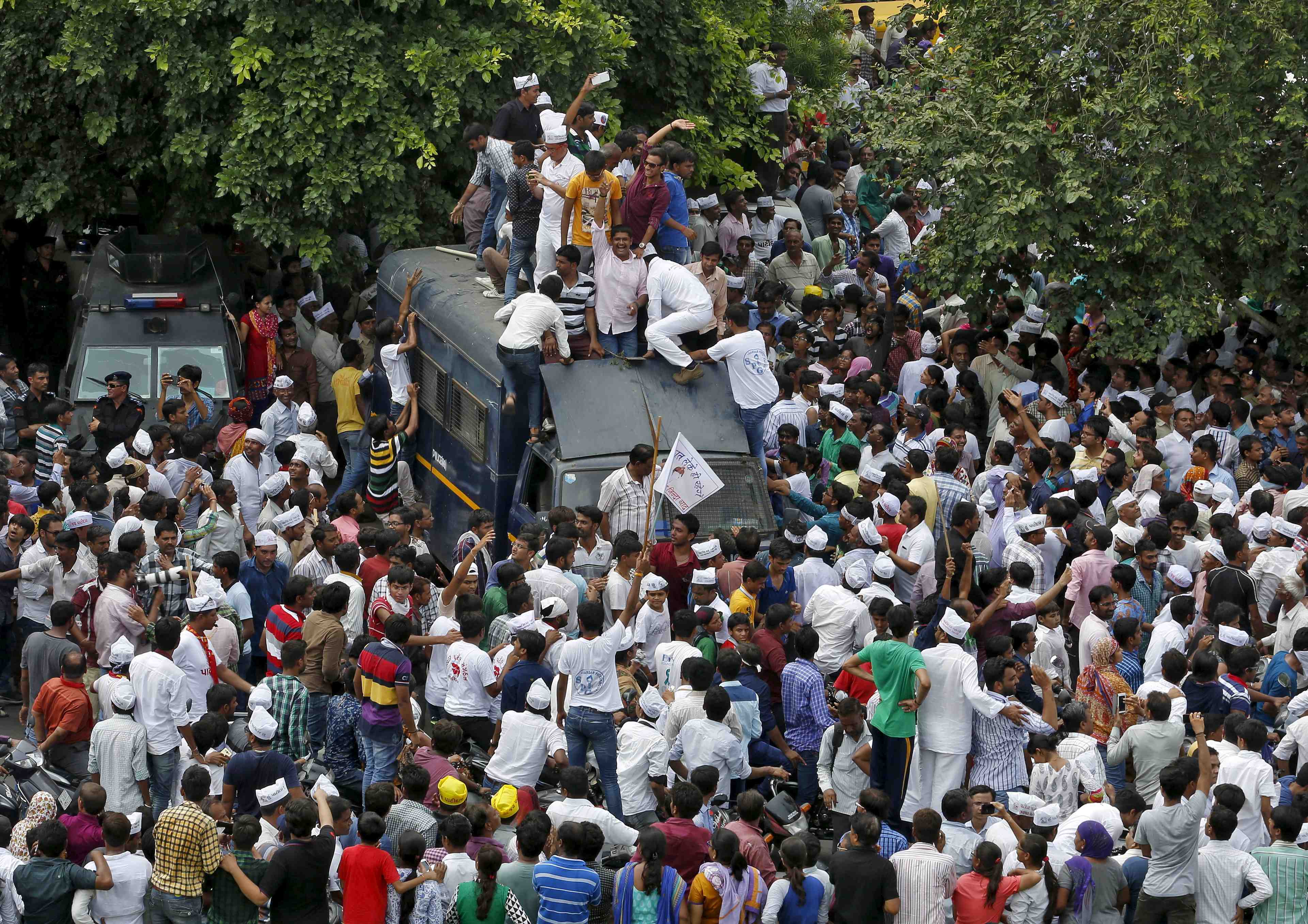 Emeutes meurtrieres dans l'ouest de l'inde