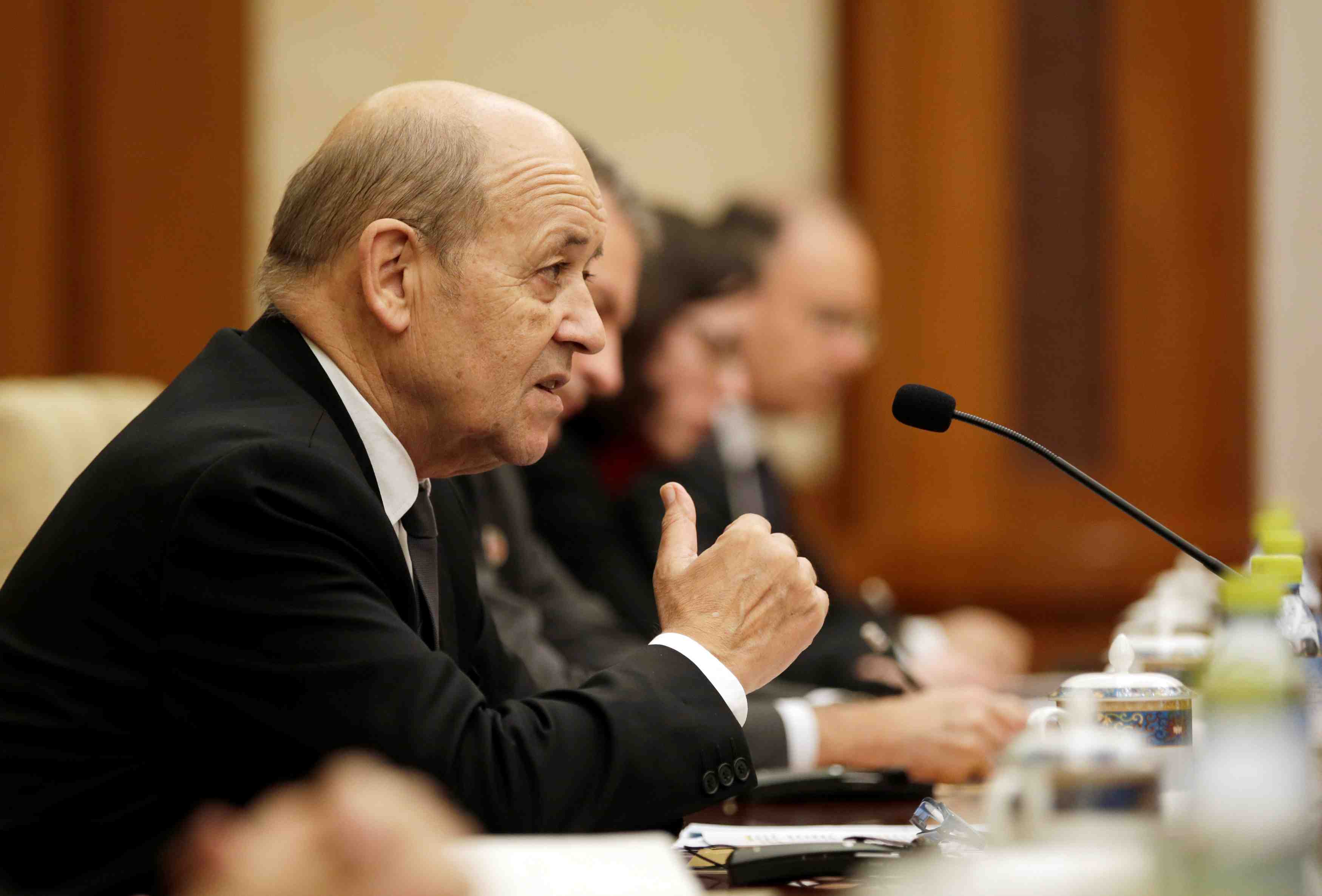 La neutralite du net est un "principe cardinal", dit le drian
