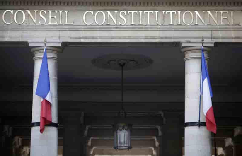 France: l'encadrement des depenses des collectivites valide