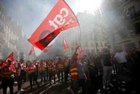 Partis de gauche et syndicats travaillent a une "maree populaire"