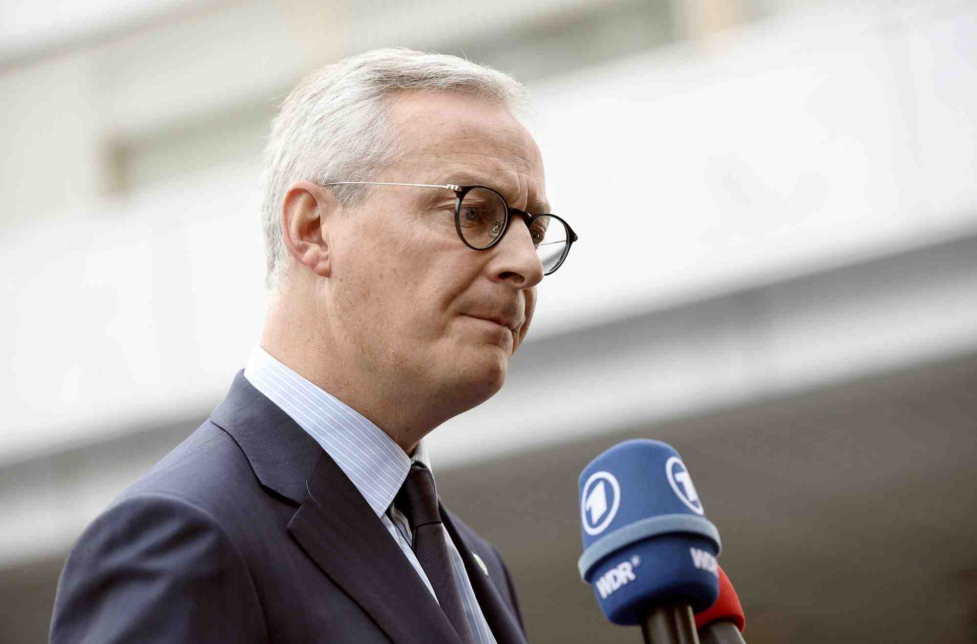 Le ministre de l’Économie Bruno Le Maire évoquait encore la semaine dernière un impact de 0,1 point si l'épidémie restait essentiellement cantonnée à la Chine. Mais ce lundi, Bruno Le Maire a reconnu attendre un impact "beaucoup plus significatif" que ce qui était envisagé jusqu'ici.
