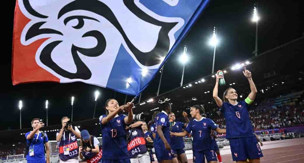 Placées dans le groupe le plus relevé de l'Euro, les Bleues devront confirmer mercredi face au pays de Galles, sans doute piqué par sa faillite devant les Pays-Bas (3-0).
