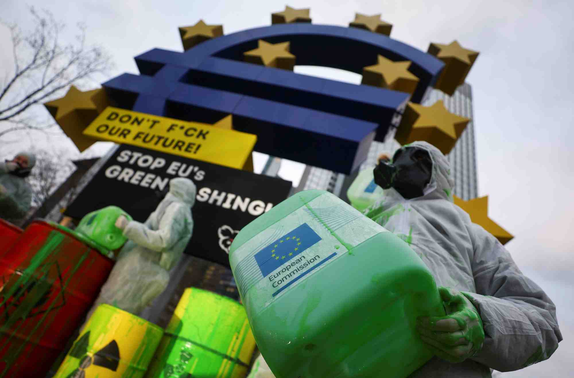 Une manifestation contre le greenwashing dans l'ue